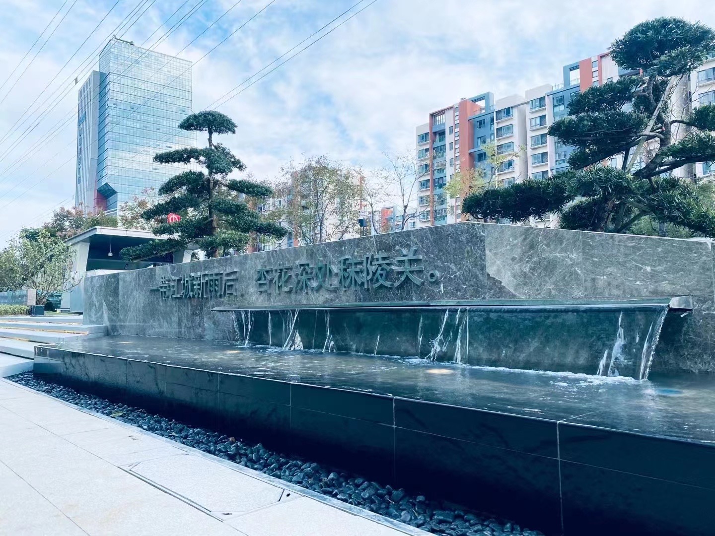 九龙湖地铁口秣陵中心写字楼出租介绍